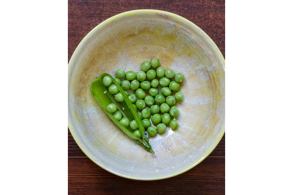 Load image into Gallery viewer, West Coast Seeds - Alaska Peas - Heirloom Shelling Peas (25g)
